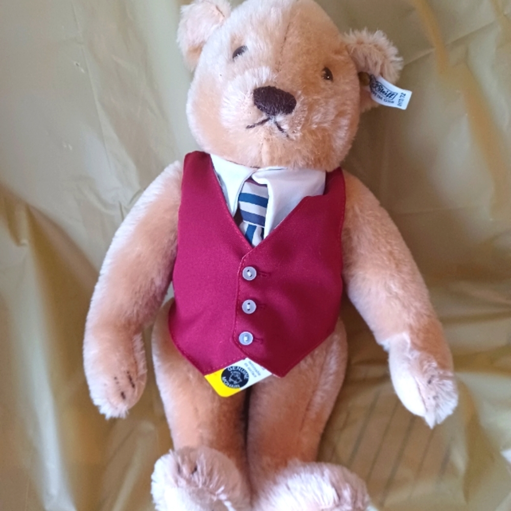 Nwt. Vintage Steiff teddy bear